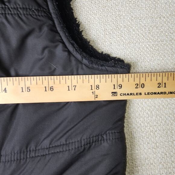 Cabi Reversible Nylon Vest with Faux Fur Lining, Large PTP 19.5 Length 23 - Picture 6 of 8